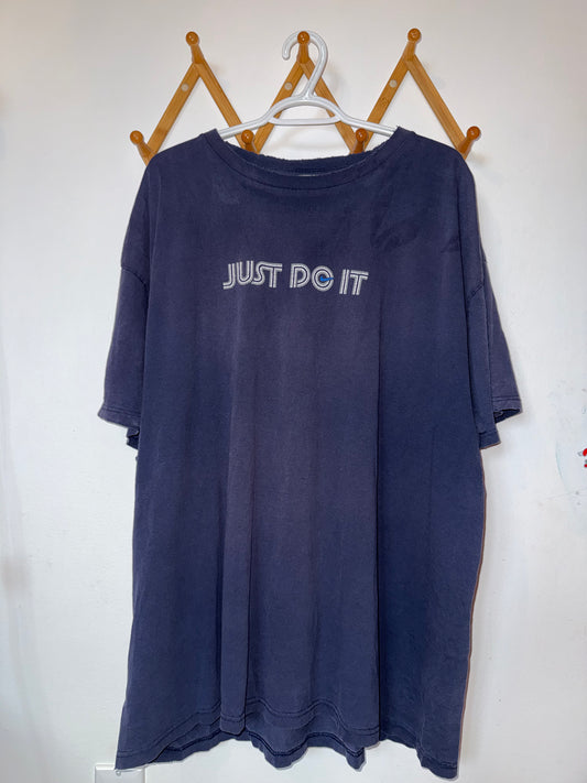 nike “just do it” tee XXL